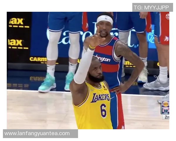 湖人队因惊人操作瞬间引爆全网热搜榜首掀起球迷热烈讨论 湖人队因惊人操作瞬间引爆全网热搜榜首掀起球迷热烈讨论