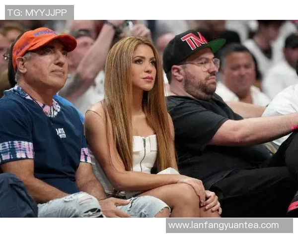 球星最新绯闻曝光:私生活惊人内幕引发粉丝热议 球星最新绯闻曝光:私生活惊人内幕引发粉丝热议