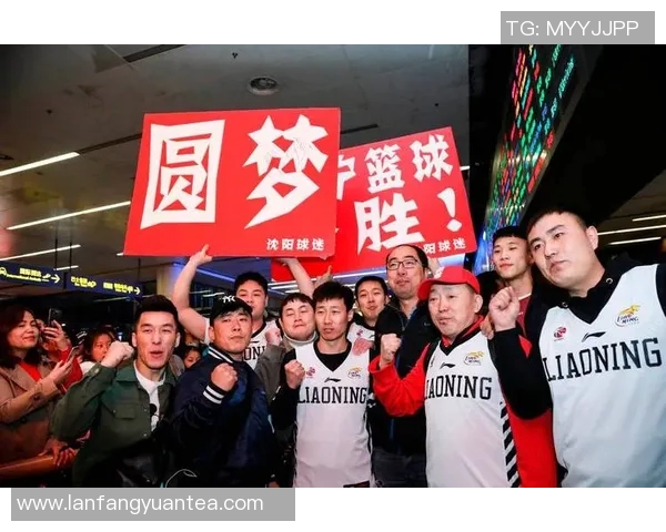 季后赛争议升级 球迷行为引发广泛热议与讨论