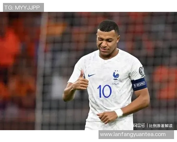 姆巴佩回应外界批评坚守专注比赛态度强调不受外界干扰