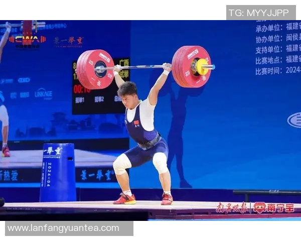 中国运动员夺金后比心观众暖心一幕令人感动传递正能量